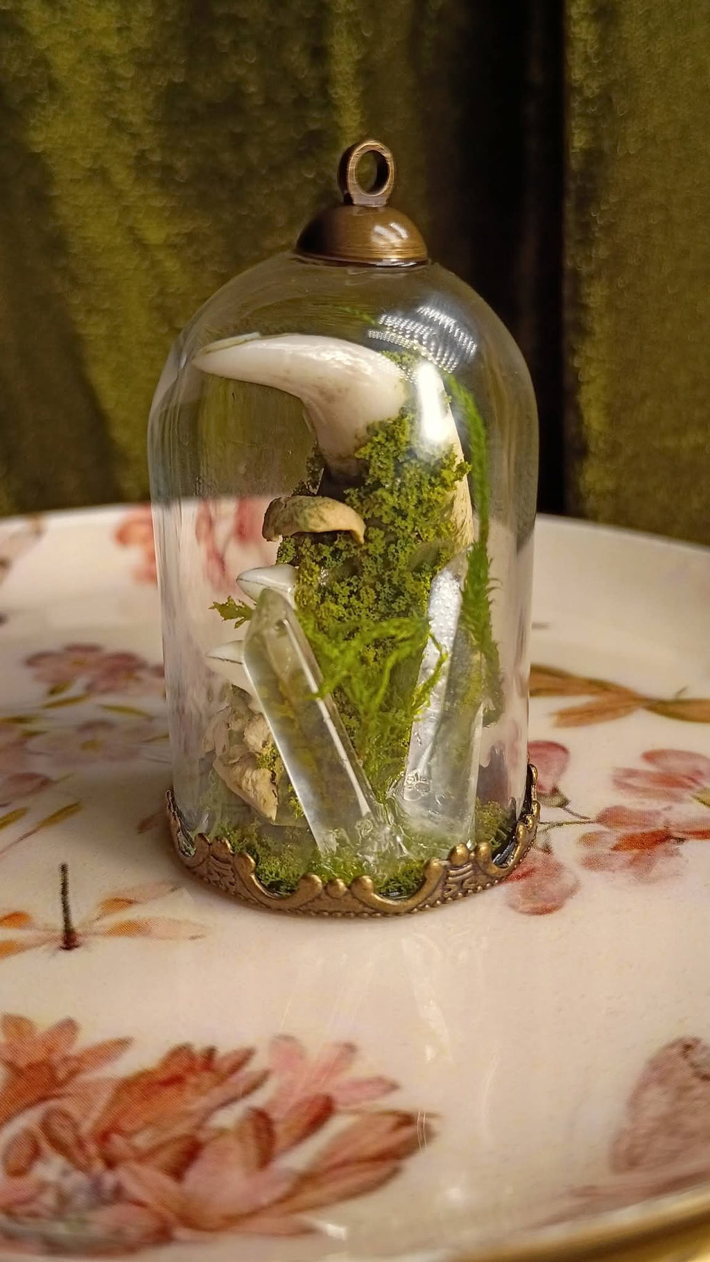 Forest Fang w/Crystals